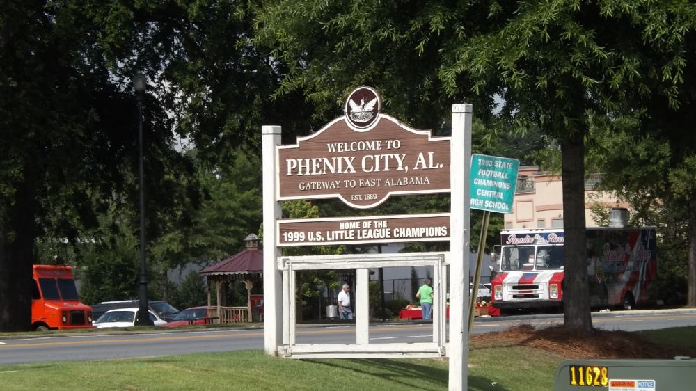Phenix City, Alabamas welcome sign